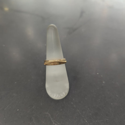 14k yellow gold 5mm Softball stitching band