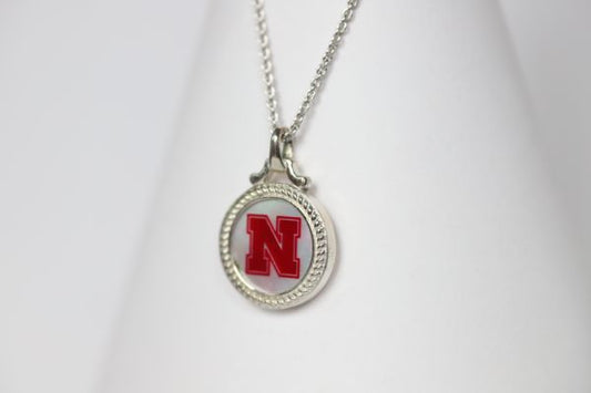 Nebraska Small Round Mother of Pearl Necklace