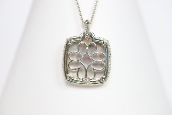 Nebraska Cushion Mother of Pearl Necklace