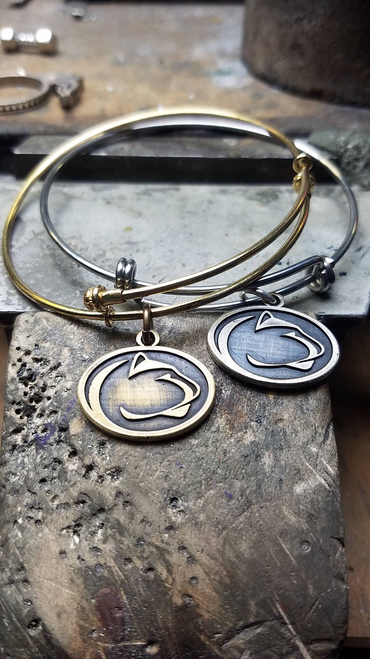 Penn State University Nittnay Lion expandable bracelet