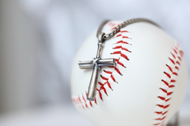 Our largest baseball cross pendant! Perfect for making a statement! Product Details  Sterling silver cross pendant Sterling silver rounded box chain Lobster clasp Choose from 22" or 24" Necklace box included Men Boys Dad Father Day Gift Groomsmen Best Man Baseball Cross Pendant Necklace 