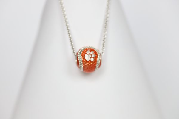 Celebrate the Clemson Tigers National Championship legacy! Choose your football charm and bracelet length!   Features:  Sterling silver Lobster clasp Enamel Double sided charm Officially licensed product clemson basketball clemson baskeball clemson college world series