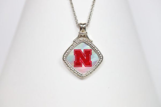 Nebraska Small Diagonal Mother of Pearl Necklace